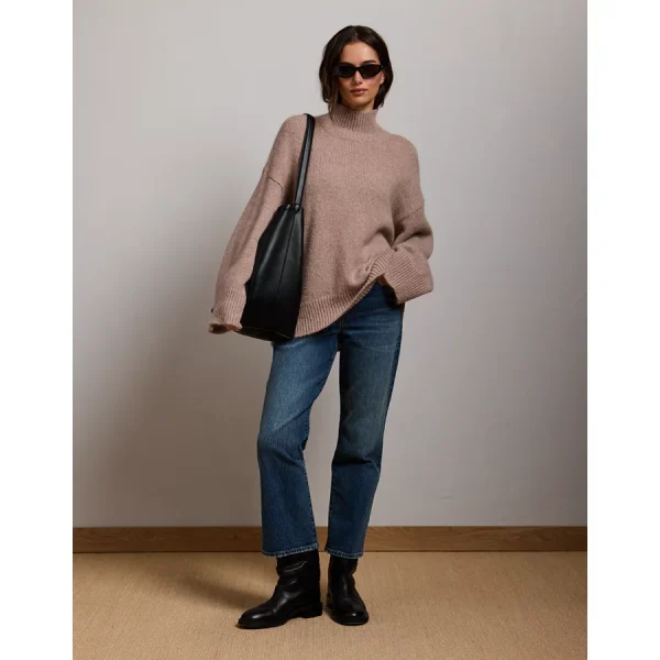 AE77 Turtleneck Sweater - Brown