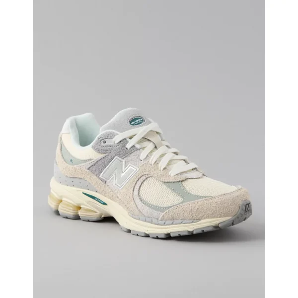 New Balance Women's 2002R Sneaker - Gray